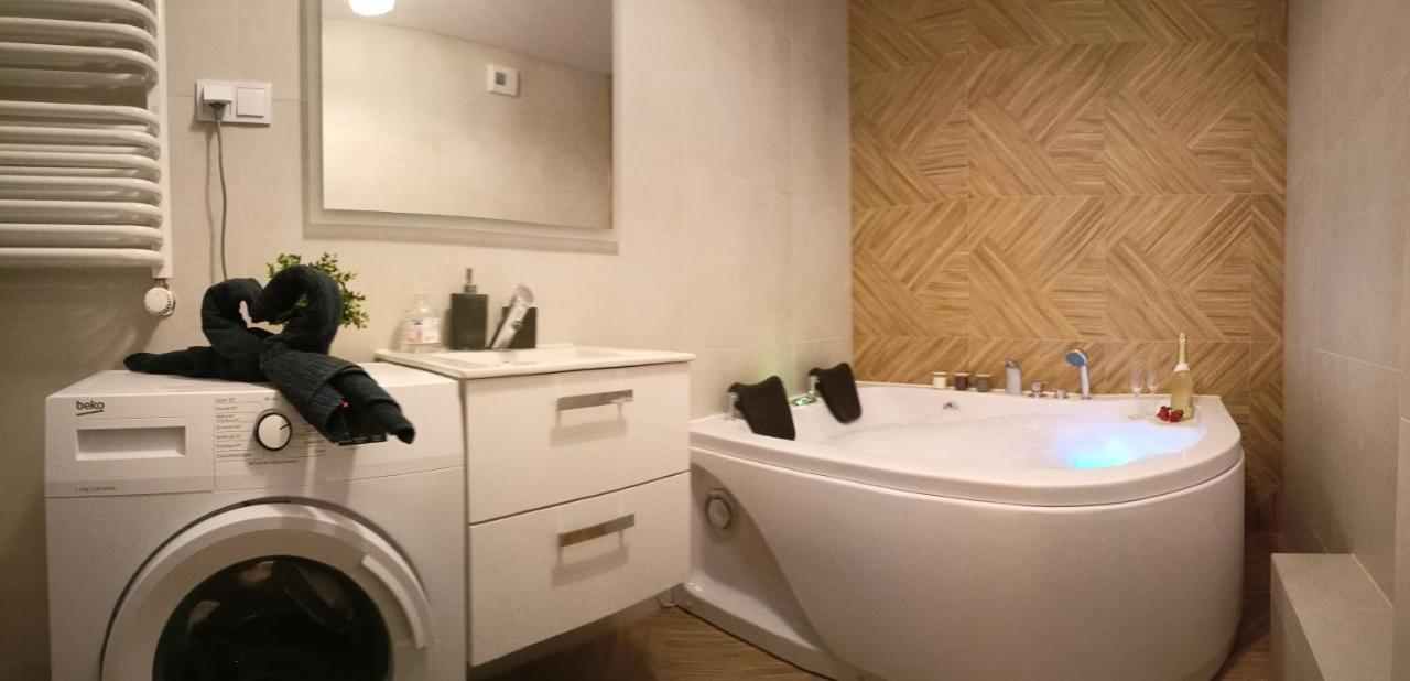 Apartament Z Sauna I Jacuzzi Appartement Radom Buitenkant foto