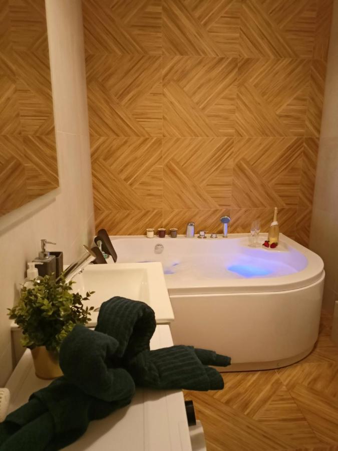 Apartament Z Sauna I Jacuzzi Appartement Radom Buitenkant foto