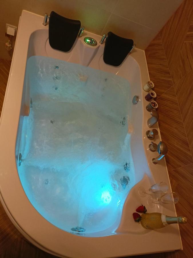 Apartament Z Sauna I Jacuzzi Appartement Radom Buitenkant foto